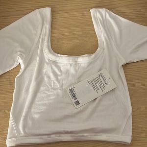 Lululemon tee size 6